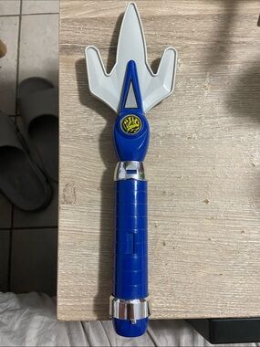 VTG 1994 Mighty Morphin Power Rangers Blue Sai Roleplay Weapon Saban Bandai